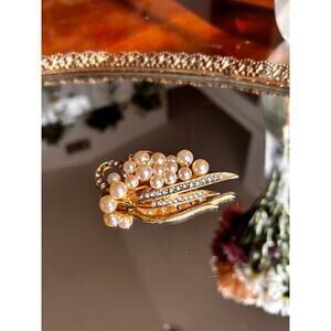 Vintage Goldtone Brooch w/ Pearls and Diamonds